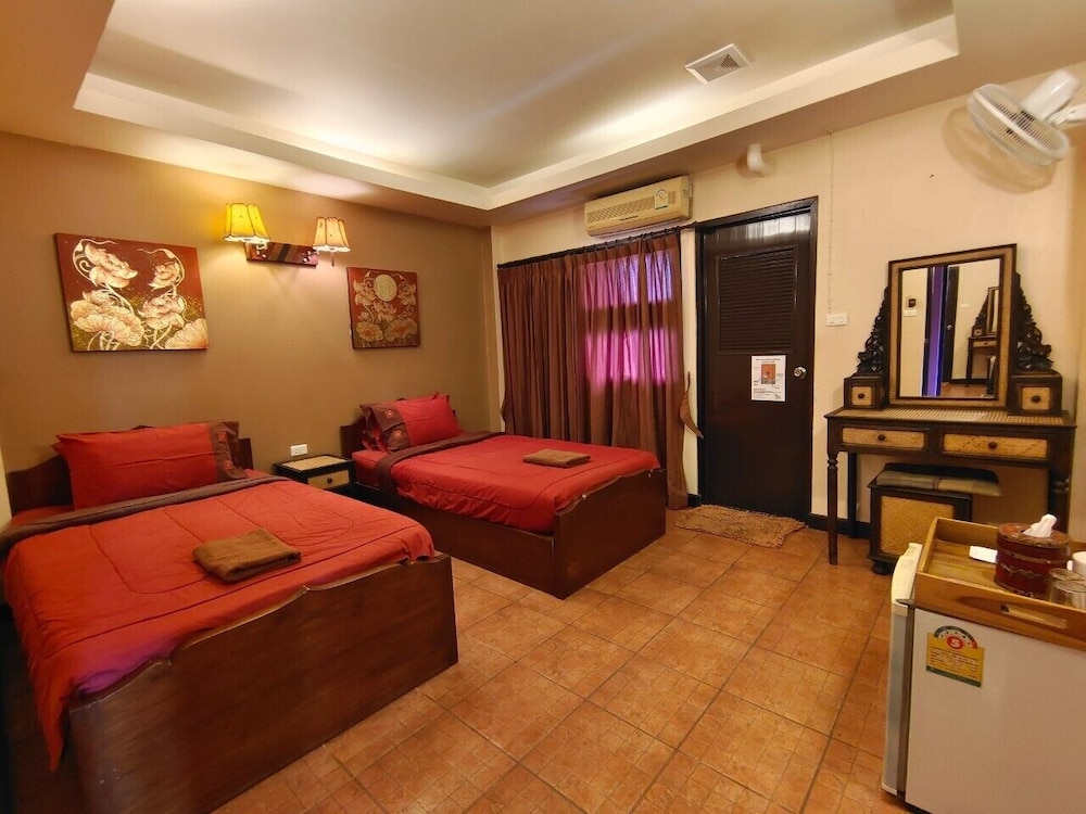 Basic Twin Room - Photo 9