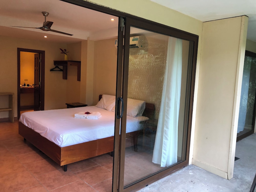 Basic Double Room, Pool View photo 2