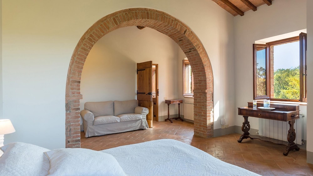 Villa photo 1