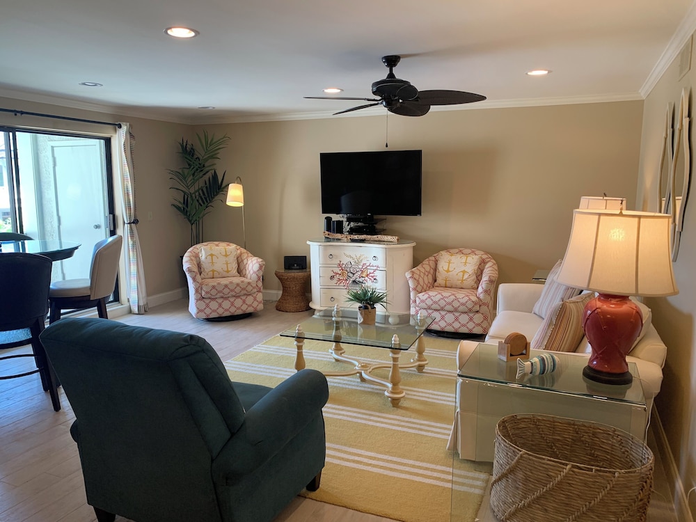 Villa, Multiple Beds, Kitchen, Garden View (922 Cutter Court)