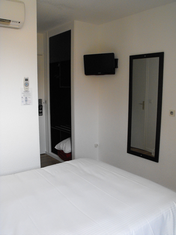 Double Room - Photo 5