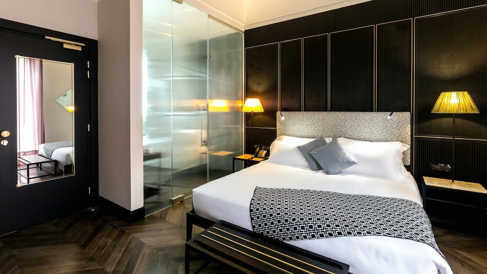 Superior Double Room With Balcony photo 2