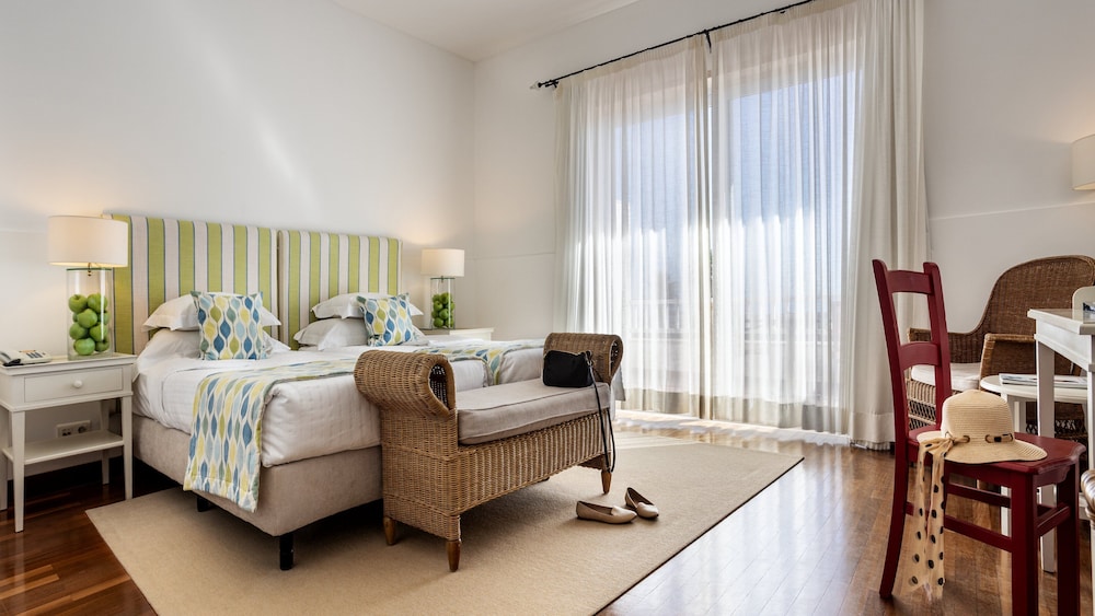 Superior Double or Twin Room, Sea View - Photo 2