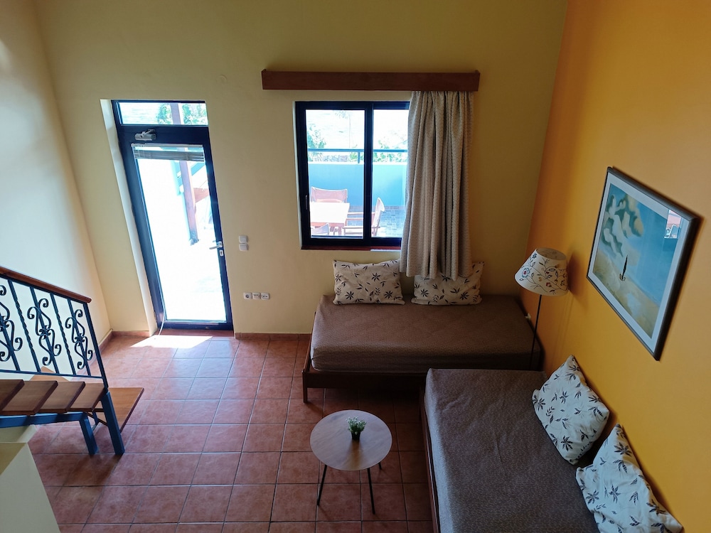 Studio Suite, Sea View