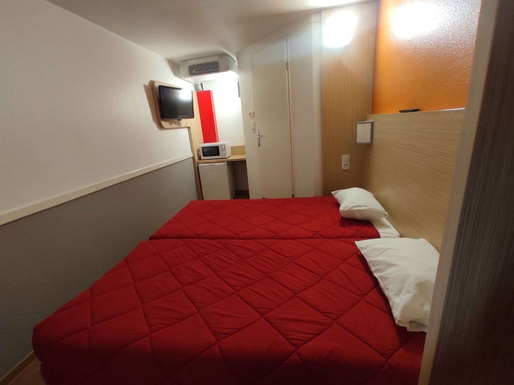 Room, Multiple Beds (Essentiel Plus) - Photo 5