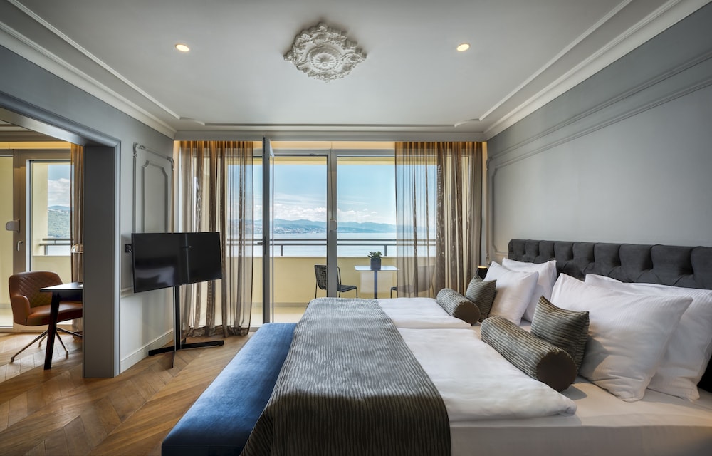 Ambasador Suite photo 3