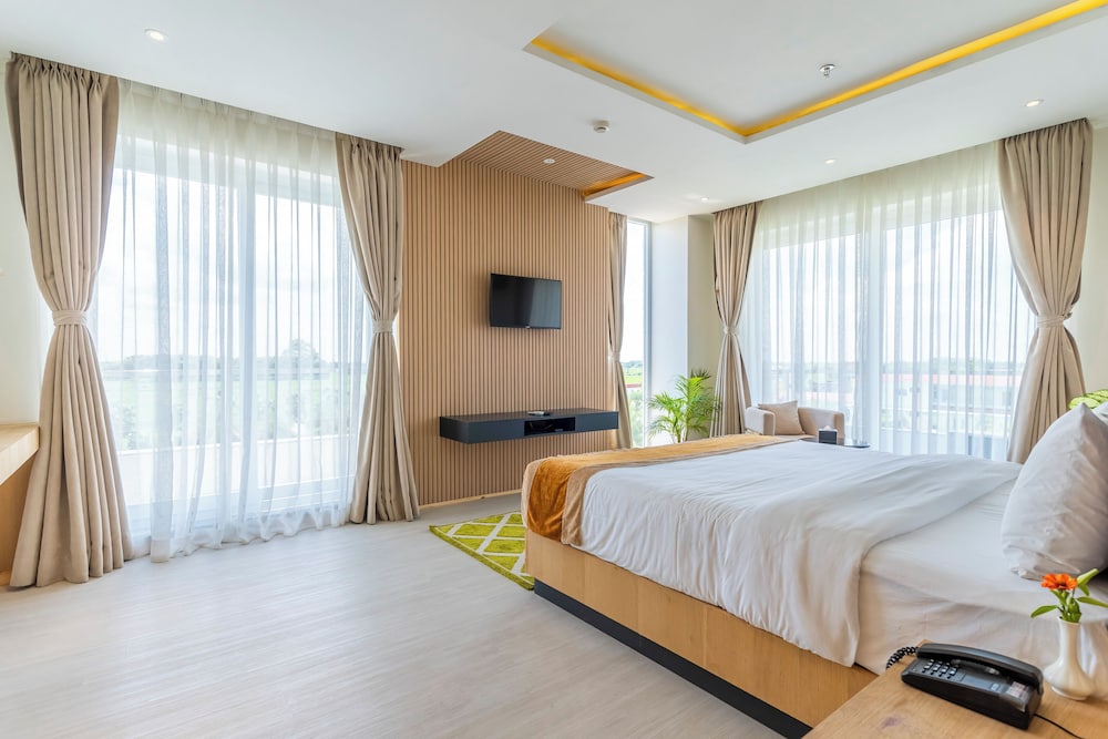 Suite Room - Photo 1