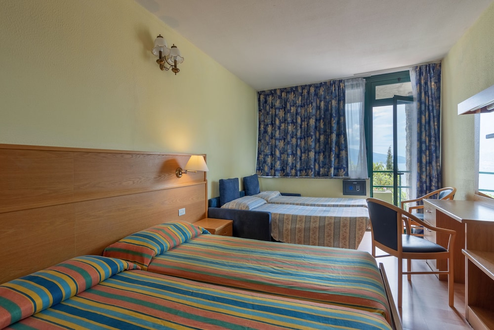 Standard Quadruple Room - Photo 1