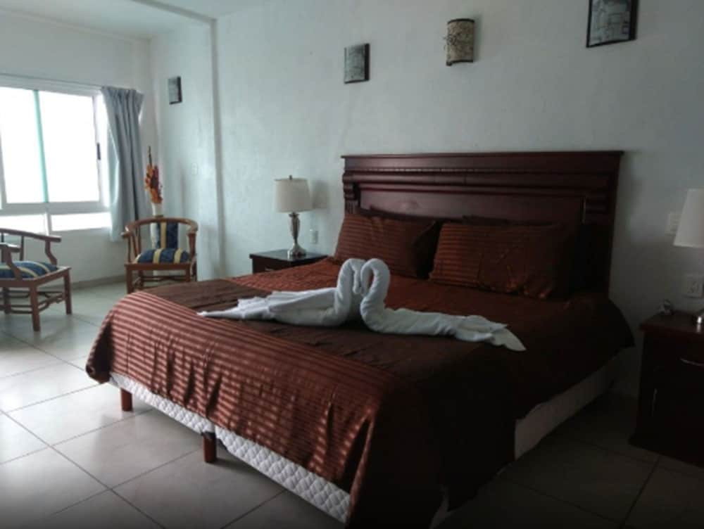 Romantic Room, 1 King Bed, Non Smoking, Pool View