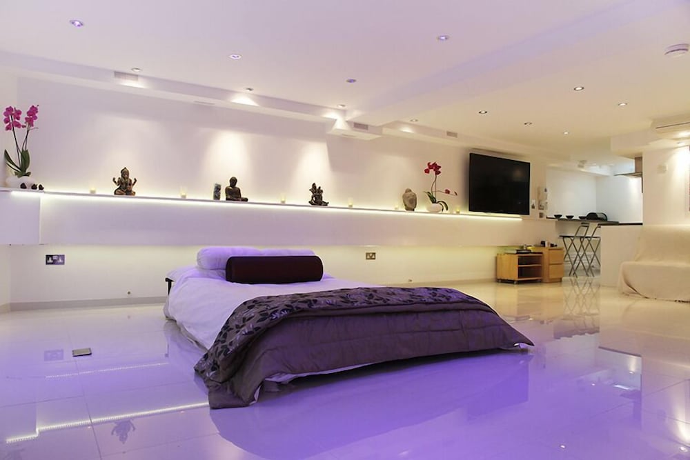 Superior Studio, Ensuite (Iffley Flat 1)