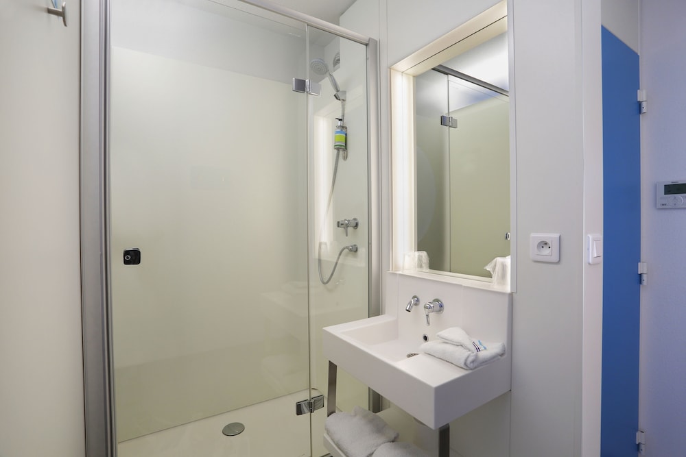 Standard Twin Room photo 2