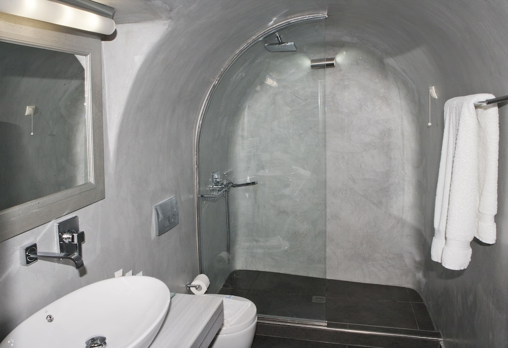 Standard Room - Photo 8