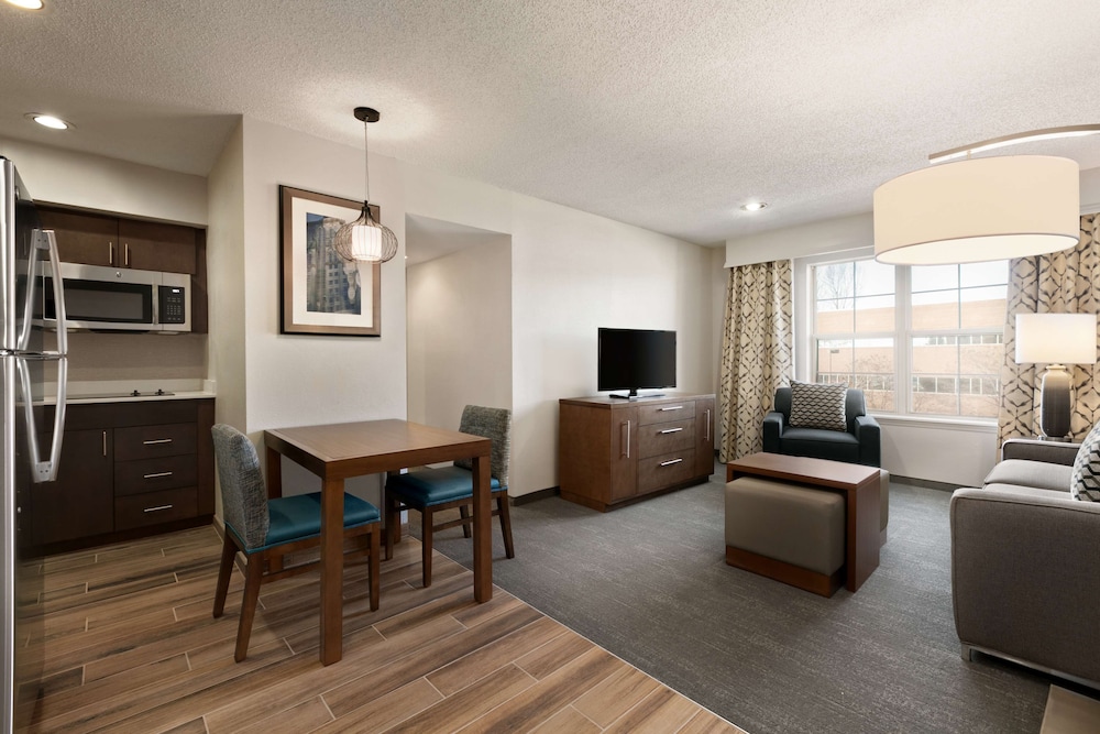 Suite, 1 King Bed, Accessible, Non Smoking - Photo 5