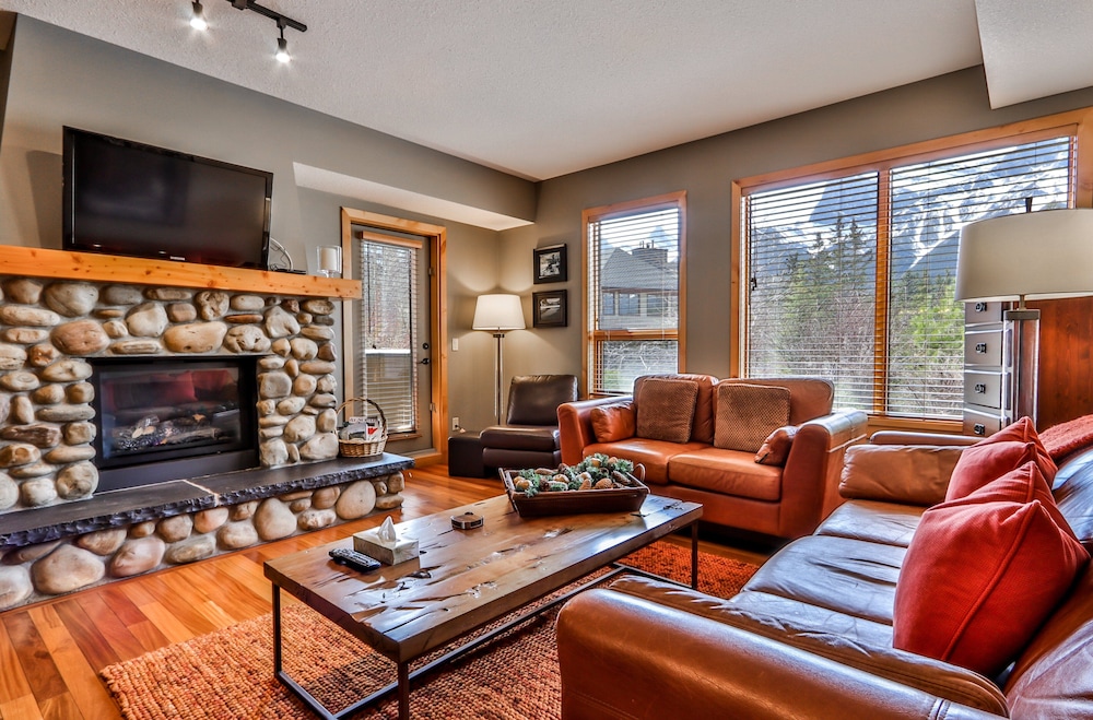 R115 Two Bedroom Premier Condo
