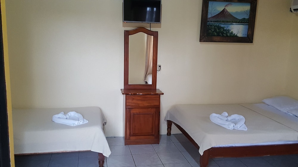 Family Room, 1 Bedroom (For 5, 6 or 7 people) photo 2