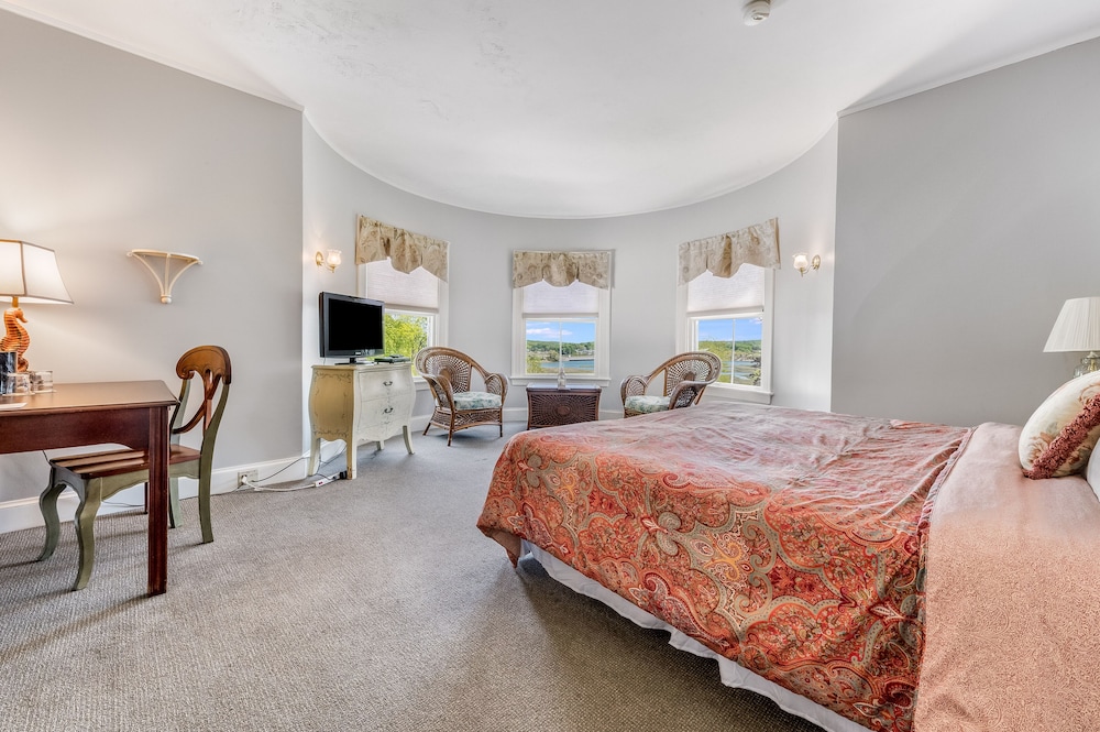 Premium Room, 1 King Bed photo 1