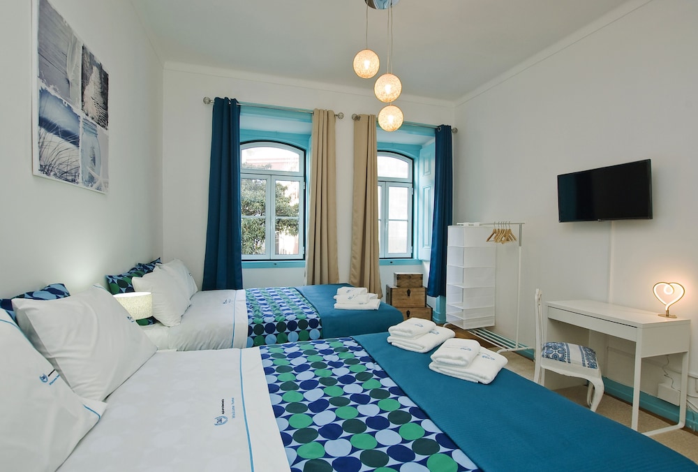 Deluxe Quadruple Room  with private toilet photo 2