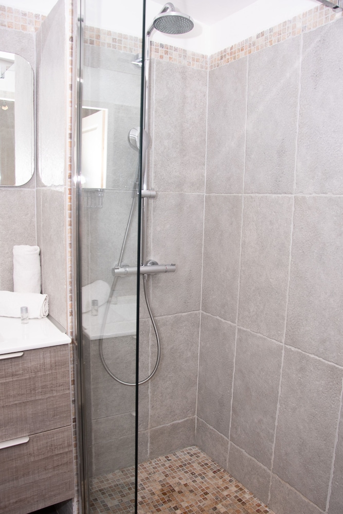 Superior Double Room, 1 King Bed, Garden View - Photo 5