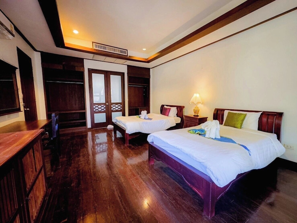 Hillside Deluxe Twin Room - Photo 3