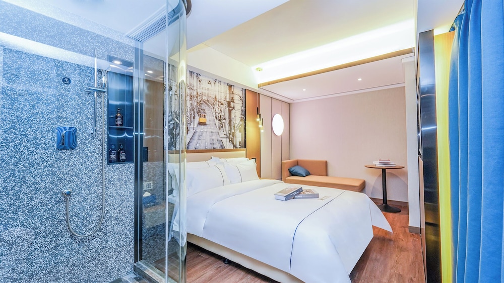 Trendy King Room