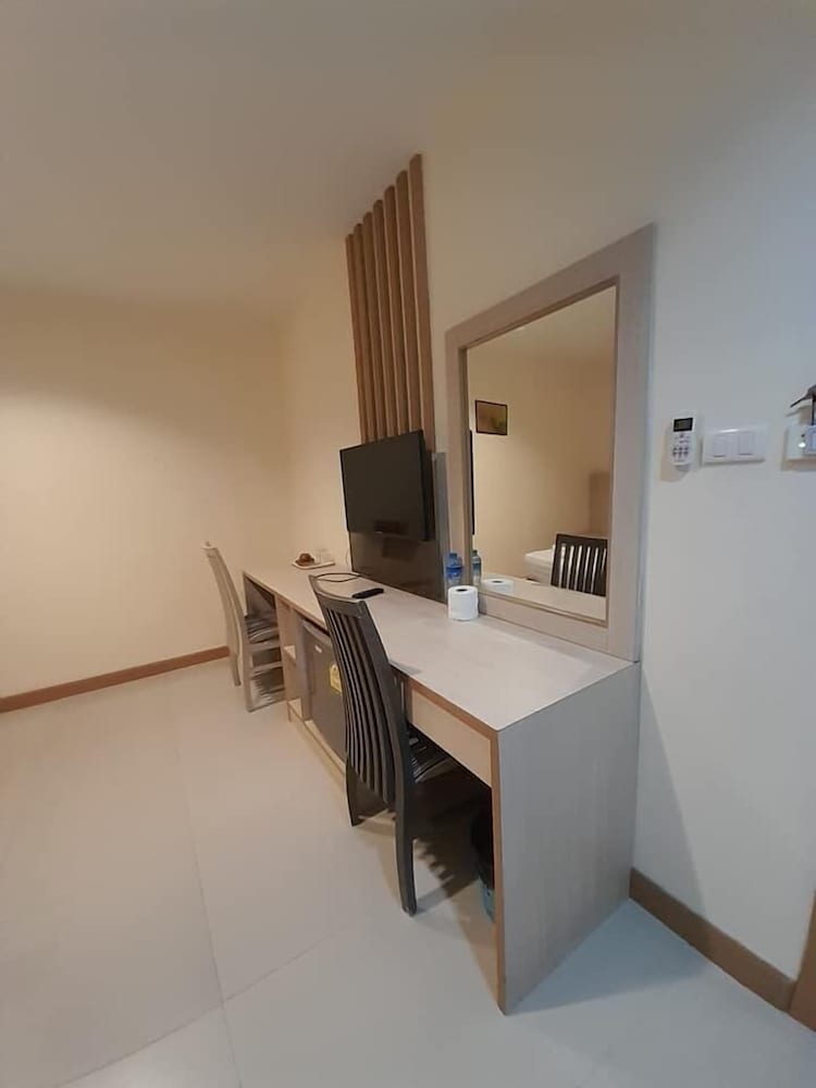 Standard Double Room - Photo 9
