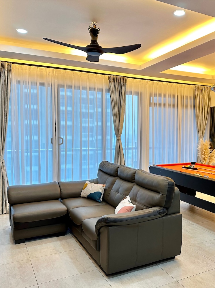 Family Apartment, 3 Bedrooms, Balcony, Pool View