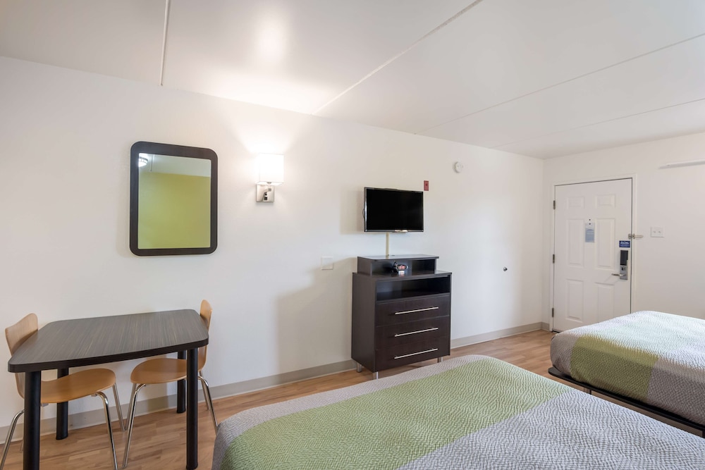 Deluxe Room, 2 Queen Beds, Non Smoking, Kitchenette photo 1