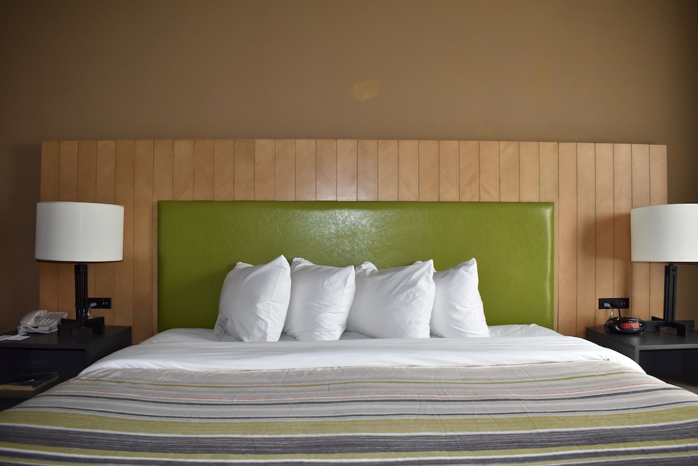 Suite, 1 King Bed, Non Smoking (Extended Stay) - Photo 8