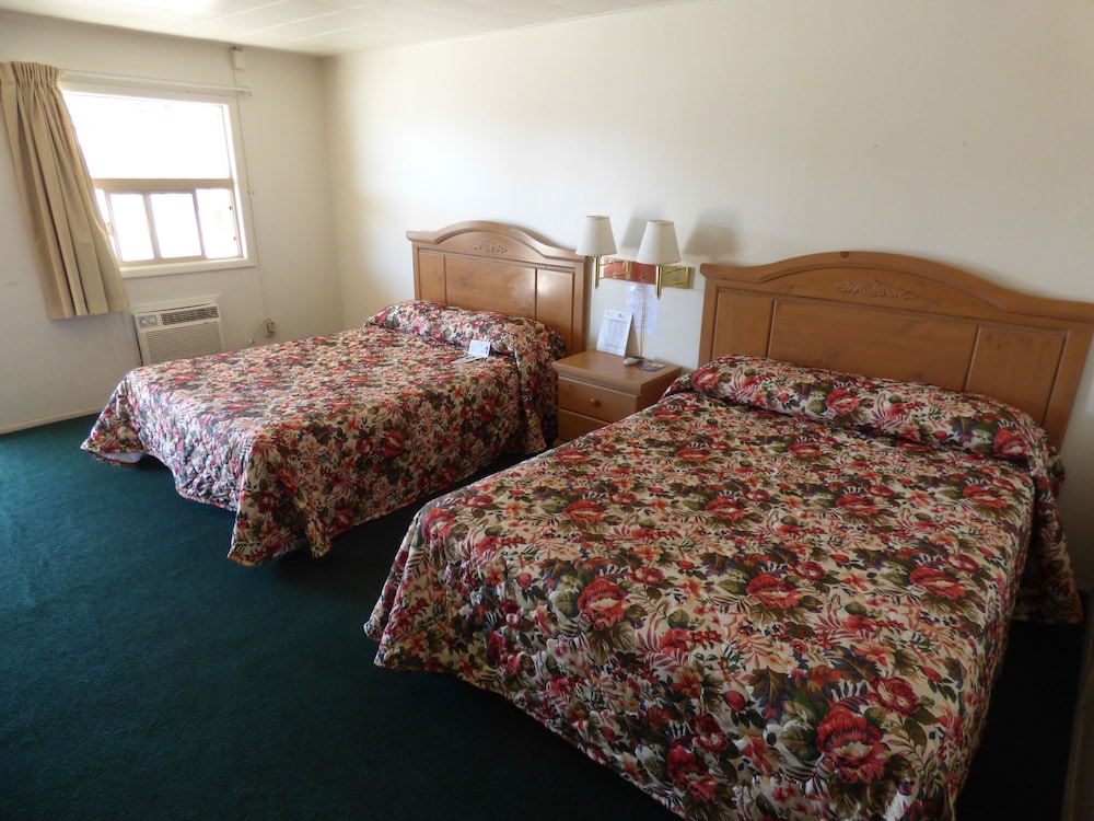 Room, 2 Queen Beds photo 2