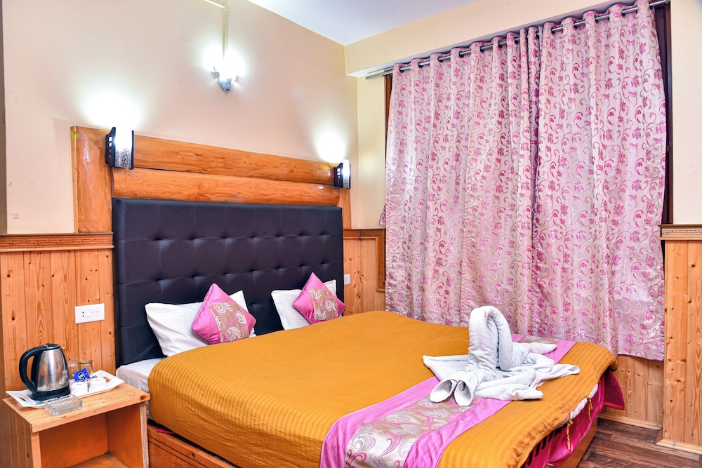 Deluxe Double Room, 1 Queen Bed photo 1
