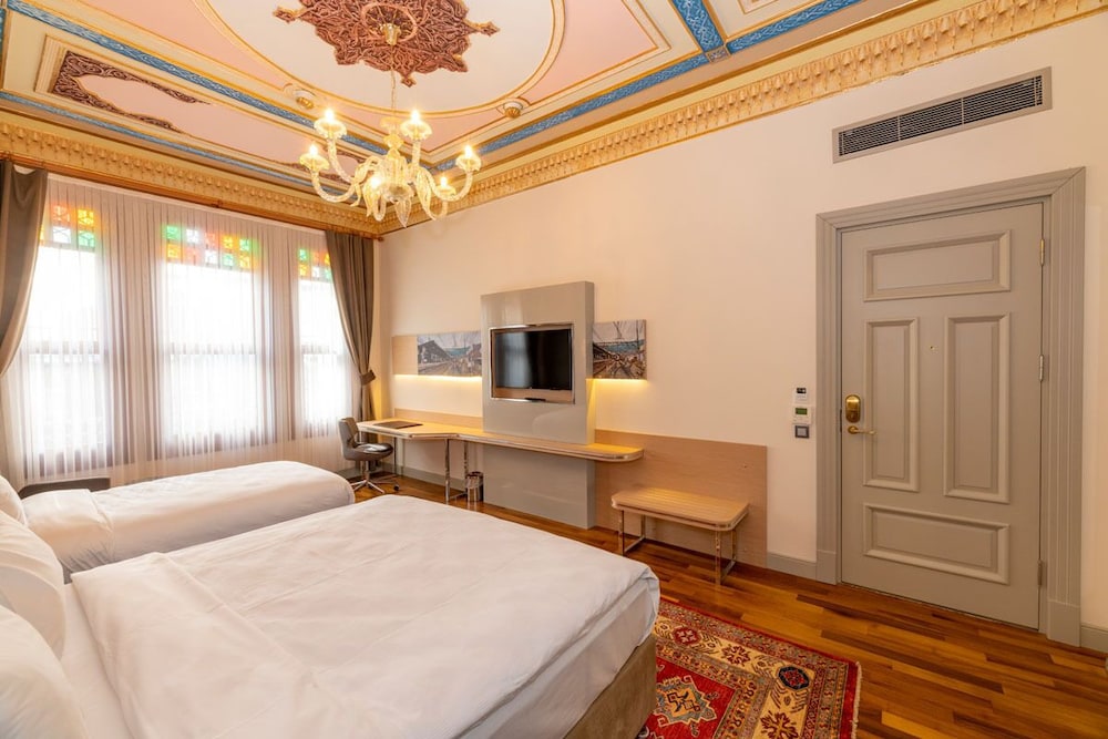 Deluxe Triple Room photo 2