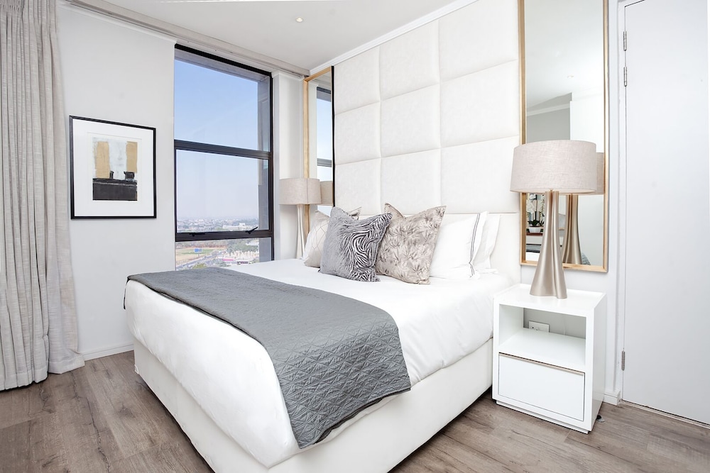 Luxury Apartment photo 2
