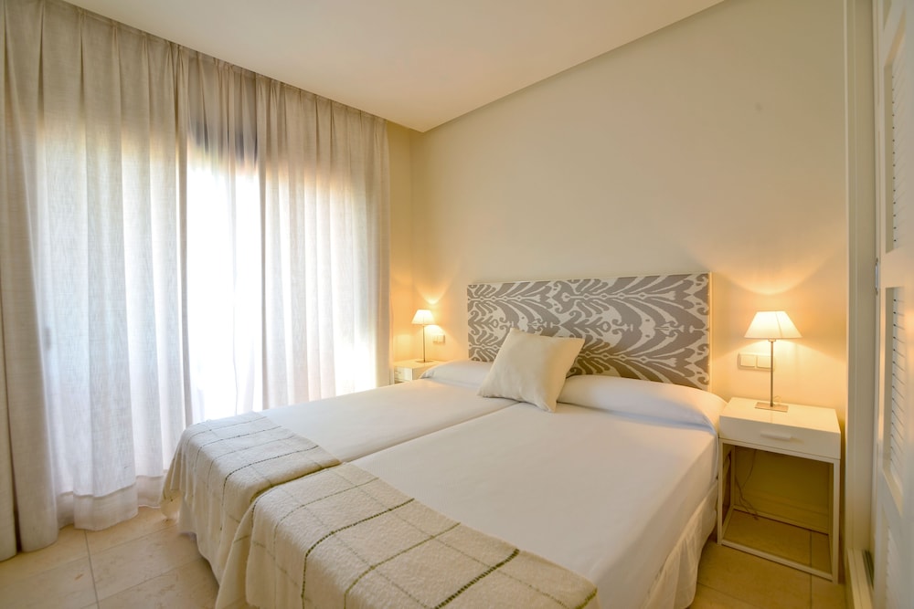 Apartment, 3 Bedrooms, Hot Tub (4 Adults + 1 Child) photo 3