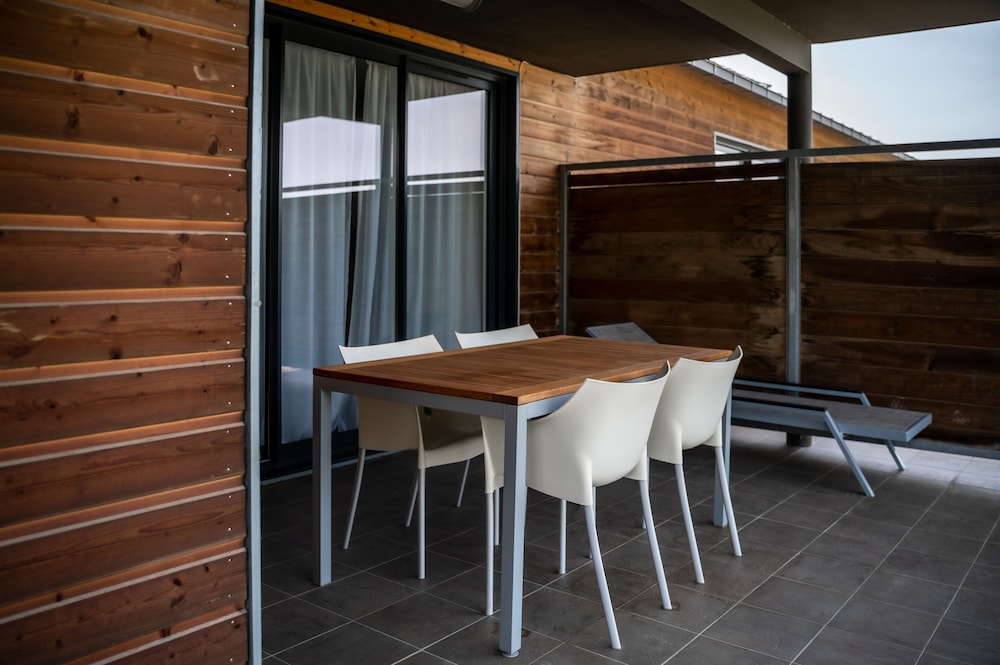 Superior Suite - Photo 7
