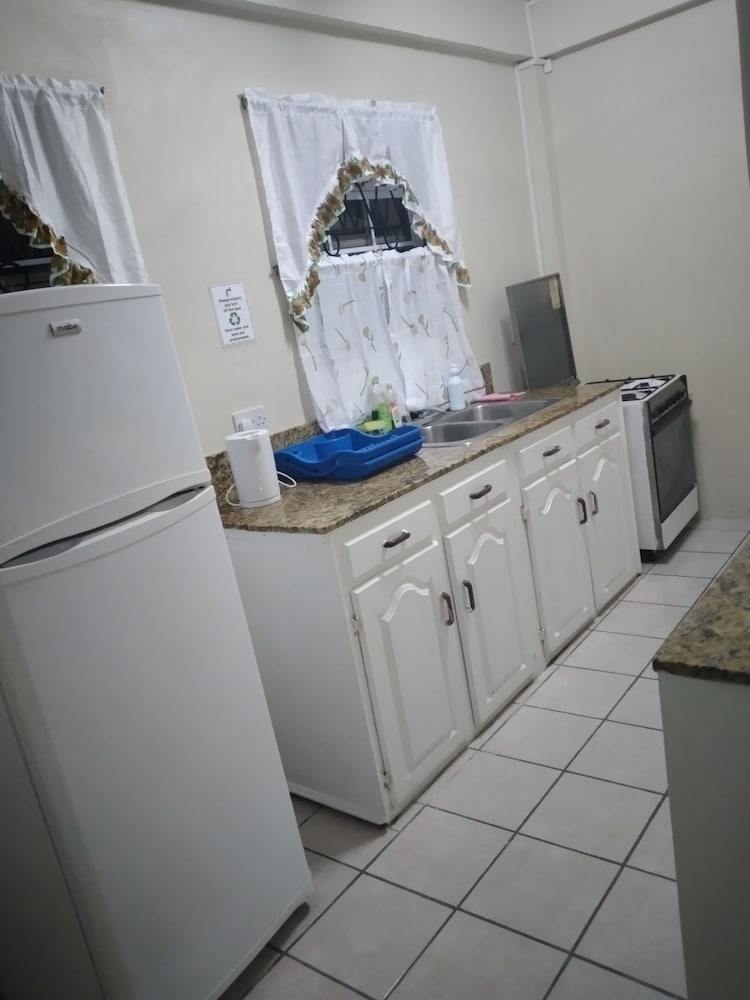 Basic Double Room, 1 Queen Bed photo 2