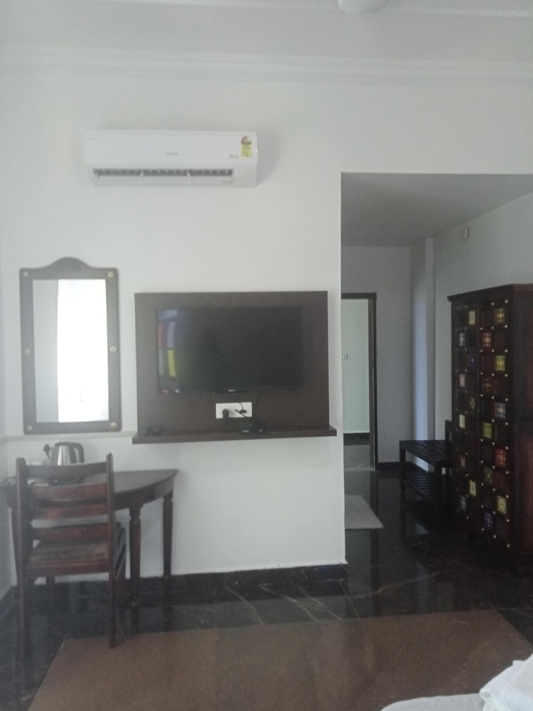 Family Room photo 2