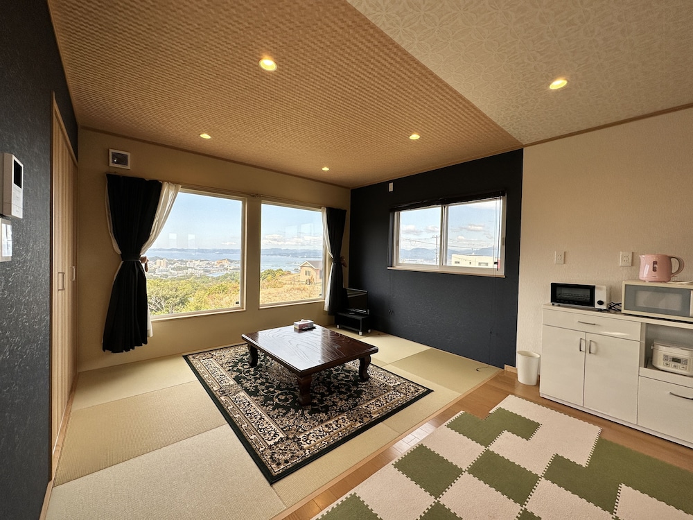 Basic Apartment photo 1