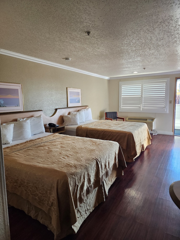 Economy Double Room, 2 Queen Beds