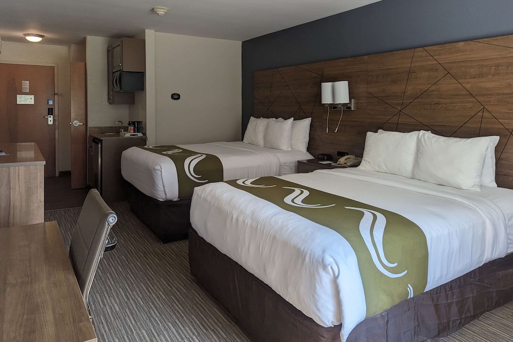 Deluxe Room, 2 Queen Beds, Non Smoking - Photo 4