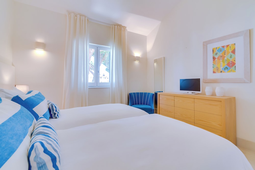 Deluxe Townhouse, 4 Bedrooms - Photo 4
