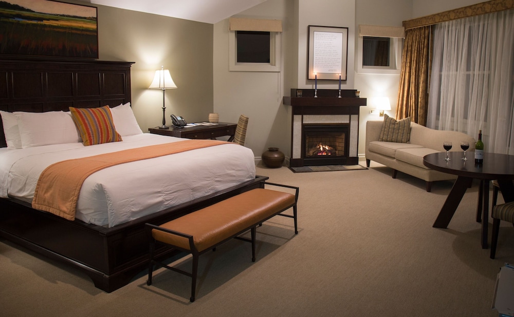 Inn - Regal Suite w/ 1 King Bed