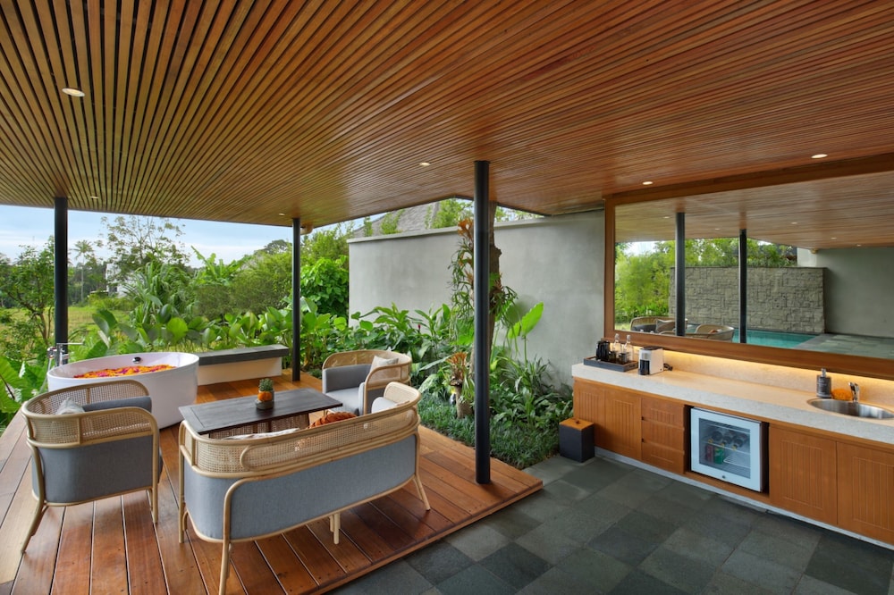 Grand 2 Bedroom Private Pool Villa with Ricefield View - Photo 9