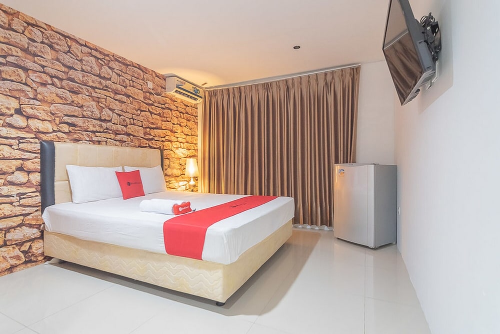 Double Room (RedDoorz) - Photo 3
