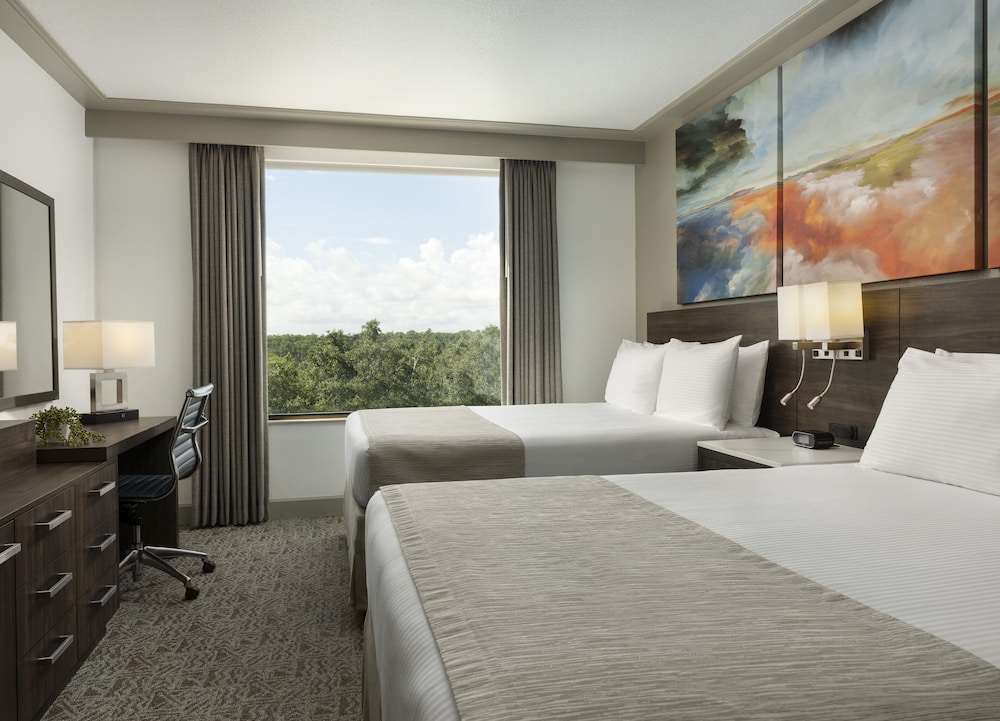 Suite, Multiple Beds (Queen Suite)