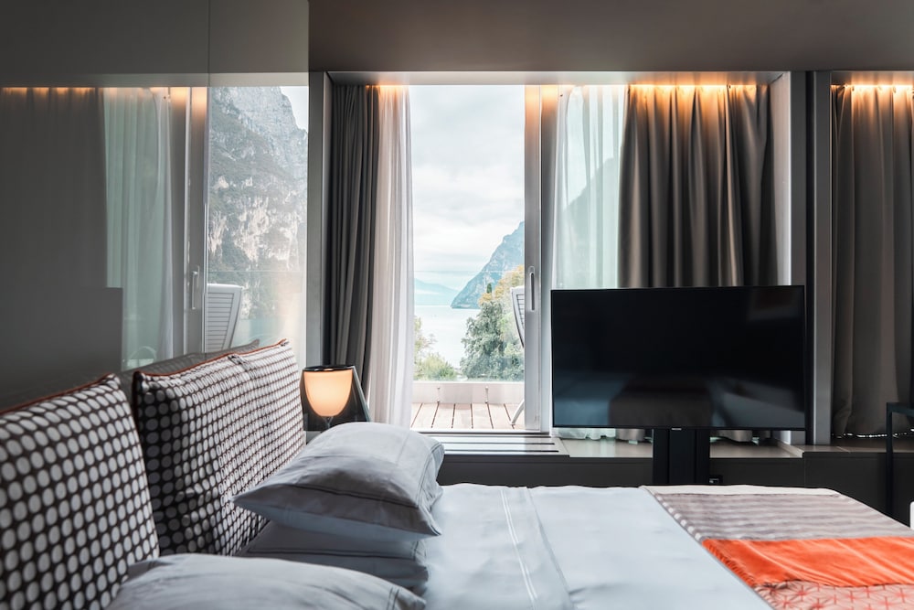 Sky Signature Suite Lake View - Photo 10