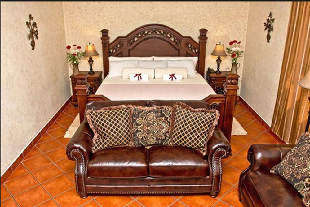 Superior Suite, 1 King Bed