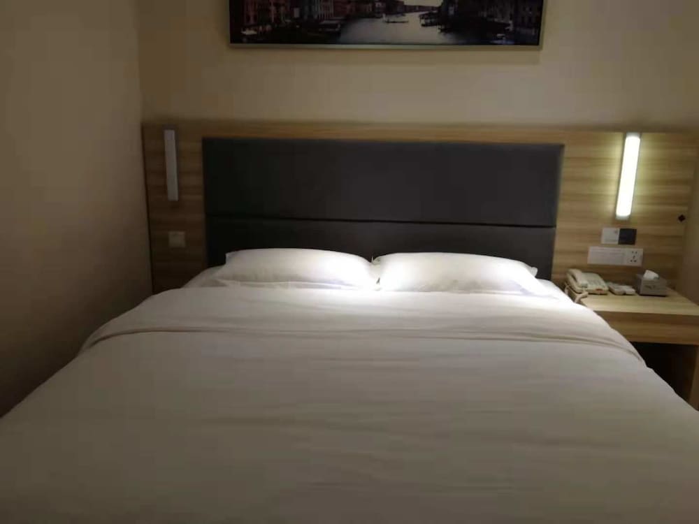 Economy Double Room photo 1