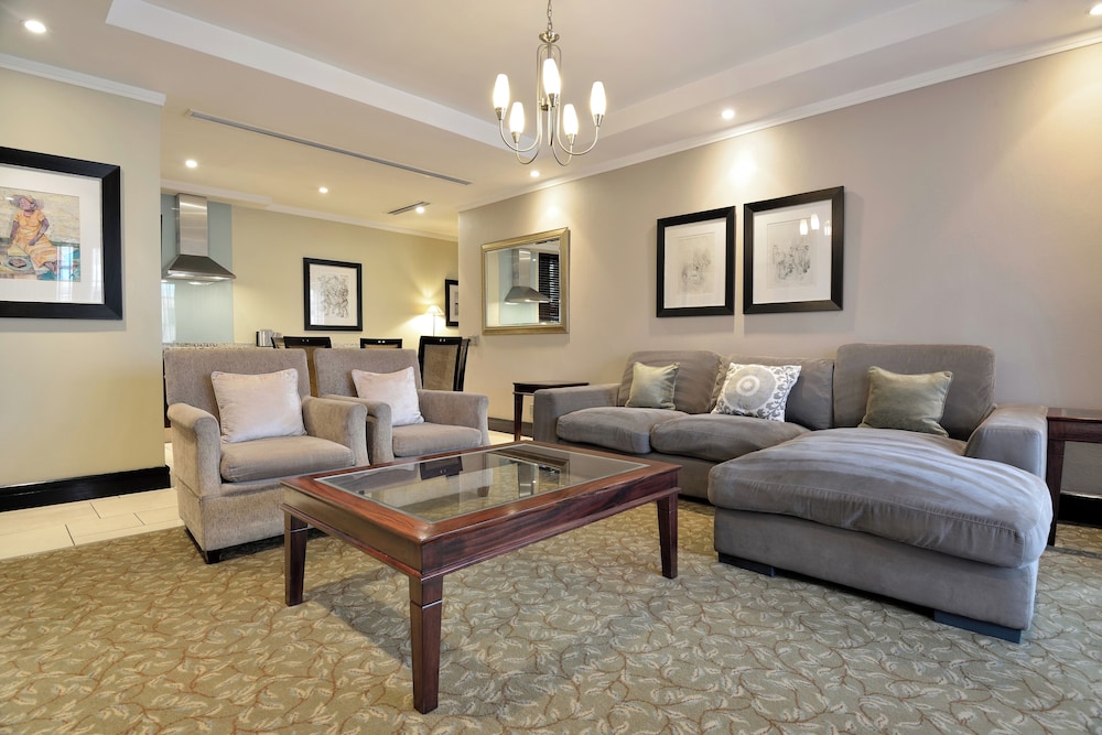 Suite, 2 Bedrooms - Photo 6