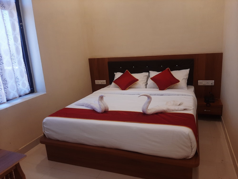 Deluxe Room - Photo 19