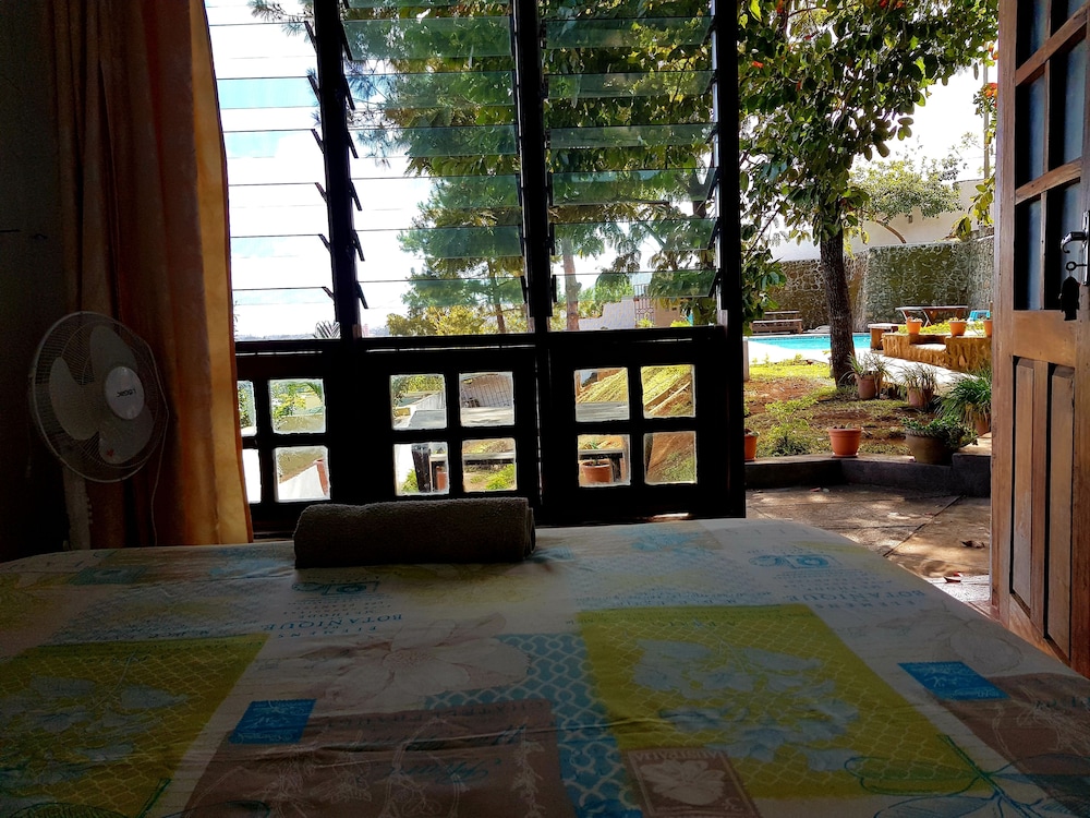 Economy Room, Pool View photo 3